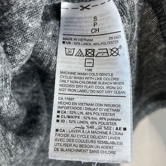 Old Navy Boyfriend V-Neck T-Shirt Size S EUC - Picture 6 of 6